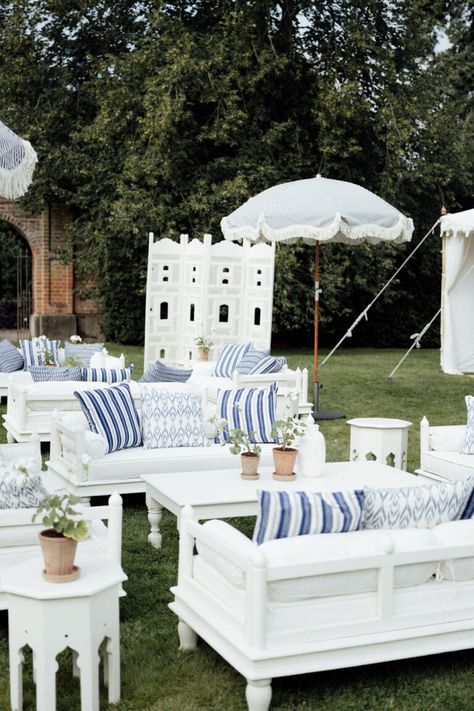 A 3-DAY BIRTHDAY WEEKEND AT HECKFIELD PLACE: Sunday Brunch Party - Pocketful Of Dreams Chinoiserie Drapes, Hotels Exterior, Wedding Lounge Seating, Heckfield Place, Party Concept, Venue Inspiration, Hotel Exterior, Wedding Lounge, White Cocktails