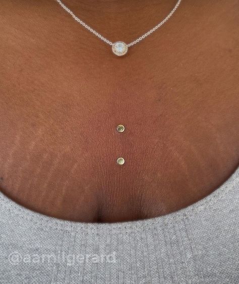 Surface Piercing Chest, Chest Piercings For Women, Chest Dermal, Sternum Piercing, Piercing Surface, Chest Piercing, Microdermal Piercing, Surface Piercing, Vintage Ski Posters