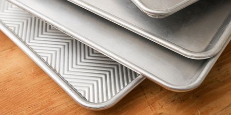 Best Cookie Sheets, Cookie Sheet Pan, Cleaning Baking Sheets, Roasting Vegetables, Oven Fries, Best Baking, Brown Sugar Cookies, Sheet Pans, Cookie Sheets