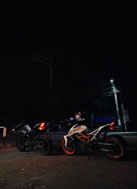 Duke Night Ride, Night Bike Ride Snap, Bike Ride Snap, Bike Snap, Bike Riding Aesthetic, Bmw M9, Motorcycle Photo Shoot, Night Bike Ride, Feather Artwork