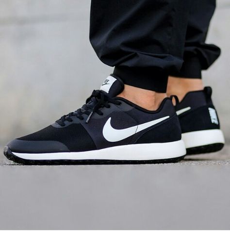 Keep it simple! Nike Elite Shinsen Black Shoes For, Nike Tanjun, Nike Elite, Sneakers Addict, Keep It Simple, Shoes For Men, Sneaker Head, Men's Sneakers, Nike Free