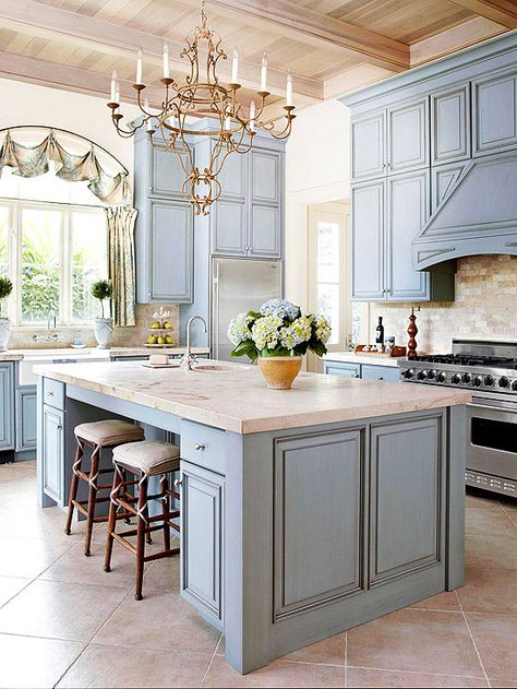 Glitz and glam are on display in this perfectly French kitchen: http://www.bhg.com/kitchen/styles/dream-kitchens/ultimate-kitchens/?socsrc=bhgpin010815perfectlyfrench Country Bathrooms, Craftsman Houses, French Country Kitchen Designs, Hutch Makeover, Interior Dapur, Kitchen Ikea, Country Kitchen Designs, Blue Kitchen Cabinets, Kabinet Dapur