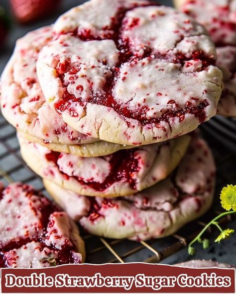 Strawberry Sugar Cookie Recipe, Strawberry Sugar Cookies, Strawberry Sugar, Strawberry Powder, Strawberry Cookies, Freeze Dried Strawberries, Dried Strawberries, Homemade Cookies, Sugar Cookies Recipe