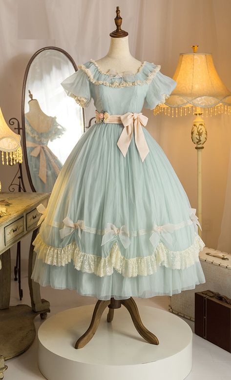 Yotsuba -Sweet Summer Memory- Vintage Classic Lolita OP Dress Victorian Era Dresses, Gaun Abad Pertengahan, Куклы American Girl, Mode Kawaii, Op Dress, Classic Lolita, Old Fashion Dresses, Kawaii Fashion Outfits, Victorian Clothing