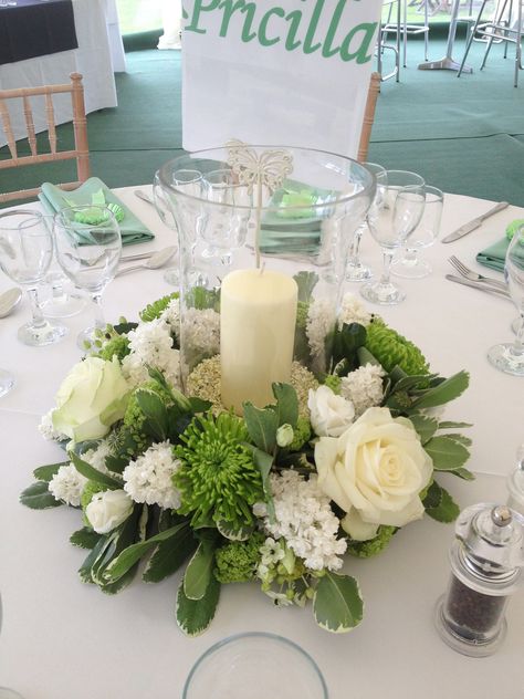 Tafel Decor, Church Flowers, Wedding Table Decorations, Deco Floral, Candle Centerpieces, Floating Candles, Table Arrangements, Table Flowers, Floral Centerpieces