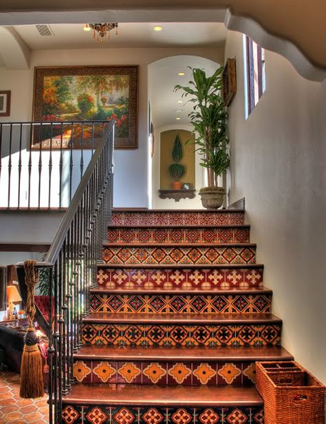 Spanish Revival stairs Arsitektur Art Deco, Spanish Interior, Spanish Home Decor, Hacienda Style Homes, Spanish Decor, Mexico House, Escalier Design, Colonial Style Homes, Mexican Home