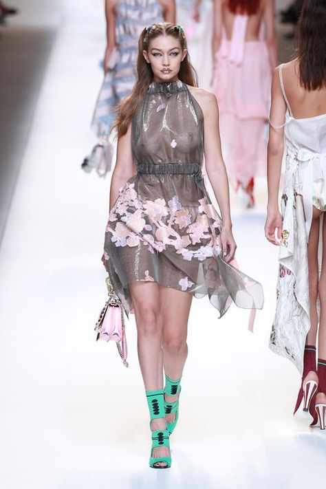 Gigi Hadid Victoria Secret, Gigi Hadid Runway, Fendi Fashion Show, Model Wallpaper, Sheer Outfit, Sheer Floral Dress, Wallpaper Template, Fendi Fashion, Sports Illustrated