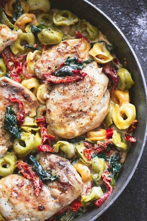 Creamy one pan tuscan garlic chicken tortellini has incredible flavor and comes together in just 30 minutes!! Chicken Tortellini Recipes, Tuscan Chicken Tortellini, Lazy Night, Lunch Chicken, Pasta Lunch, Chicken And Pasta, Tuscan Garlic Chicken, Chicken Tortellini, Tortellini Recipes