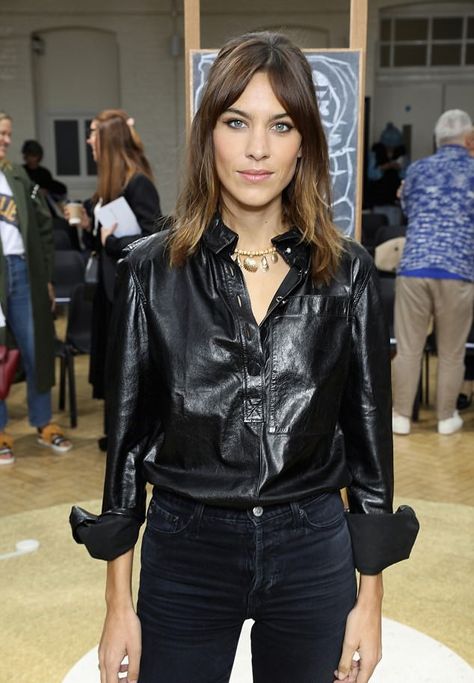 Autumn Winter Fashion Trends | Leather Shirt Leather Shirt Street Style, Leather Shirt Outfit, Moda Casual Chic, Alexa Chung Style, London Fashion Weeks, Modern Womens Fashion, Style Casual Chic, Jw Anderson, Leather Shirt