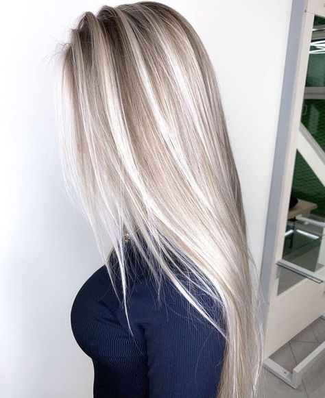 Balayage Blonde, Blonde Hair Inspiration, Blonde Hair Shades, Blonde Hair Looks, Hair Color Highlights, Hair Shades, Platinum Blonde Hair, Brown Blonde Hair, Long Blonde