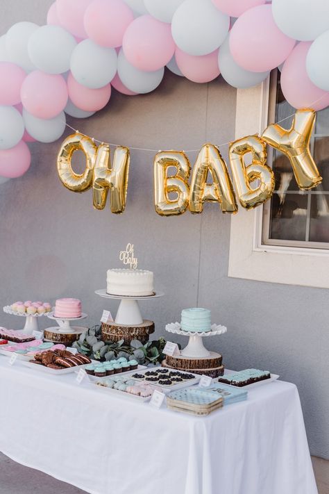 Simple Backyard Gender Reveal, Gender Reveal Party Inspiration, Gender Reveal Food And Drink Ideas, Cute Gender Reveal Party Ideas, Gender Reveal Ideas Brunch, Blue Or Pink Gender Reveal, Gender Reveal Table Set Up Simple, Pastel Gender Reveal Party Decor, Outdoor Gender Reveal Ideas Decoration