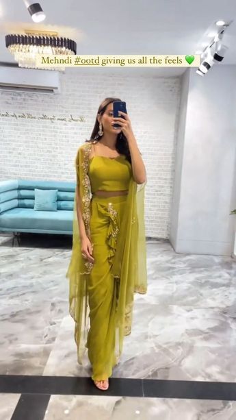 Lehenga For Haldi Ceremony For Bride, Mehendi Day Outfit For Bride, Mehendi Function Dress For Bride, Yellow Dhoti Dress For Haldi Function, Mehandi Dress For Bride, Saree For Haldi Ceremony For Bride, Haldi Blouse Design For Bride, Indian Haldi Ceremony Dresses, Dress For Mehendi Function Mehndi Outfit