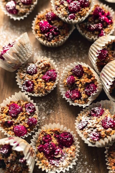 Healthy Raspberry Oat Muffins (Vegan) Raspberry Oat Muffins, Healthy Raspberry Muffins, Oat Muffins Healthy, Muffin Vegan, Raspberry Muffin Recipes, Fluffy Muffins, Heart Baking, Bars Cookies, Raspberry Oatmeal