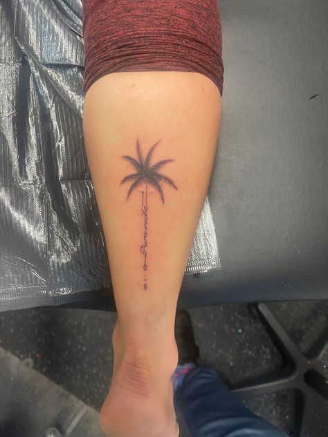 Pura Vida Palm Tree Tattoo, Costa Rica Tatoos, Palm Tree Name Tattoo, Pura Vida Tattoo Costa Rica, Pura Vida Tattoo Ideas, Coconut Tree Tattoo, Pura Vida Tattoo, Poked Tattoo, Biblical Tattoos