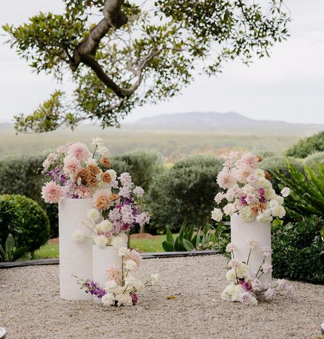 Italian Wedding Altar, Ground Ceremony Florals, Flower Wedding Arch Altars, Wedding Ground Arch, Wedding Ground Florals, Ceremony Flowers Altar, Ceremony Pillars, Picnic Moodboard, Whimsical Ceremony