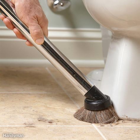 Do you ever find yourself chasing strands of wet hair or running into dust balls in the corners with your sponge or cleaning rag? You can eliminate this nuisance by vacuuming the bathroom before you get out your cleaning solutions. For a really thorough cleaning, start at the top, vacuuming the dust from light fixtures and the top of window casings. Then work your way down. And finally, vacuum the floor methodically so you cover every inch. You don't want to leave any stray hair or dust bunni... Clean Hacks, Clean Baking Pans, Cleaning Painted Walls, Glass Cooktop, Astuces Diy, Bathroom Cleaning Hacks, Deep Cleaning Tips, Household Cleaning Tips, Cleaners Homemade