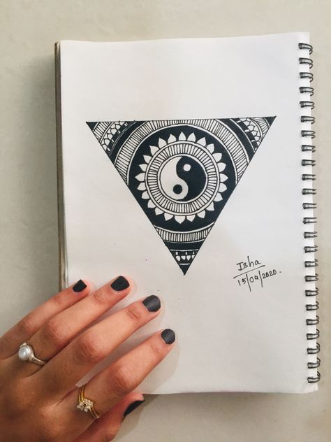 Easy Asthetic Sketchs, Sketch Ideas Aesthetic Vintage Easy, Aesthetic Mandala Art Easy, Mandela Art Easy Mandala Design, Asthetic Drawings Doodles, Mandela Art Easy, Mandala Book, Doddle Art, Easy Mandala Drawing