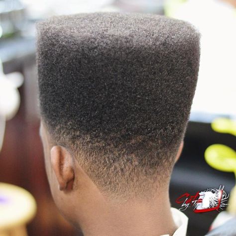 high flat top haircut for black men Black Hairstyles For Round Faces, High Top Haircut, Beard Cuts, Top Hairstyles For Men, Flat Top Haircut, Military Haircut, Pompadour Hairstyle, Fresh Haircut, Tapered Haircut