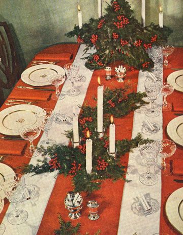 Xmas Dinner, Christmas Dinner Table, Vintage Holiday Decor, Old Christmas, Old Fashioned Christmas, Christmas Past, House Beautiful, Christmas Memory, Vintage Christmas Decorations