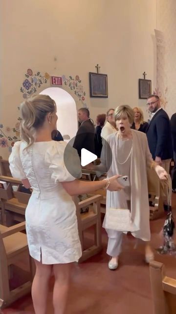 Dresses Hacks, Grandmother Of The Bride Dresses, Reuse Wedding Dress, Wedding Dress Fails, Mother Video, Ugly Wedding Dress, Mother Of The Bride Dresses Vintage, Worst Wedding Dress, Mother Of The Bride Looks