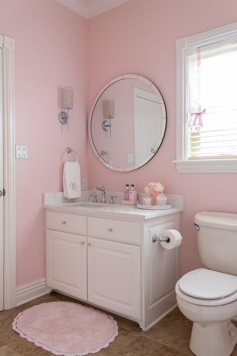 Pink Bathrooms Designs, Girl Bathroom Decor, Girly Bathroom, Pink Bathroom Decor, Girl Bathrooms, Restroom Decor, Aesthetic Bathroom, Bad Inspiration, Girls Bathroom