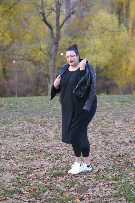 Leggings Work Outfit, Plus Size Legging Outfits, Long Photos, Dress With Leggings, Leggings Outfit Winter, Office Dress Code, Black Leggings Outfit, How To Wear Leggings, Work Remotely