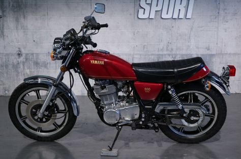 Find of the Month: 1978 Yamaha SR500 - Canada Moto Guide Suitcase Full Of Money, Yamaha Sr500, St Jerome, Hamamatsu, Bike Engine, Old Bikes, Small Engine, Bike Style, Street Bikes