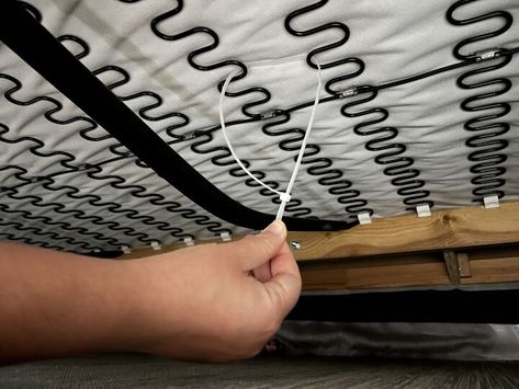 The brilliant way people are using zip ties to fix their sagging sofas Fix Sagging Couch, Couch Repair, Green Couch, Diy Couch, Upholstery Projects, Home Furnishing Stores, Local Furniture, Furniture Redo, Lodge Style