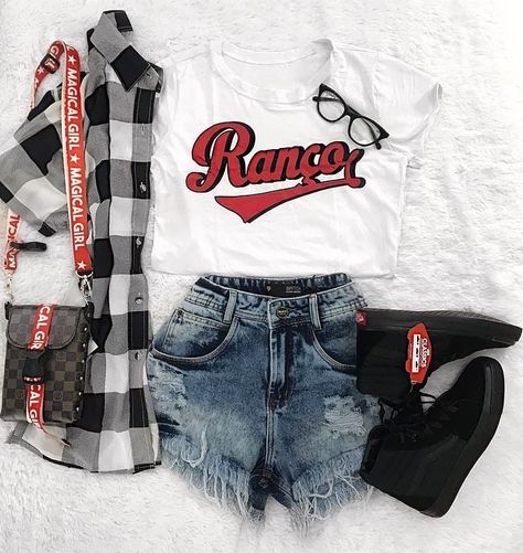 3.TUMBLR.IDEAS on Instagram: “Yes or No?🌼 Follow @3.tumblr.ideas for more👑 - - #girly #cute #cool #haul #lover #beauty #tumblr #stylish #model #igfashion #fashionchic…” School Outfits Ideas, Outfits Juvenil, Outfit Short, Yes Or No, Teenager Outfits, Short Jeans, Cute Summer Outfits, Teenage Fashion Outfits, Girly Outfits