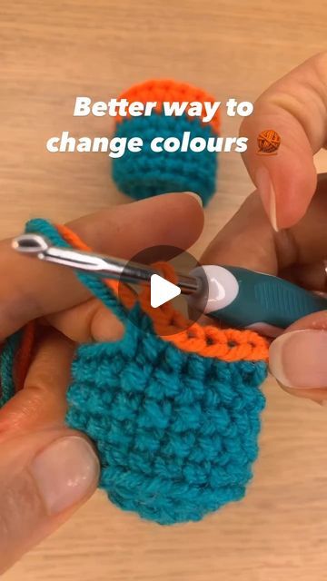 Switching Yarn Colors Crochet, Crochet Change Colors Seamlessly, Crochet Tips And Techniques, Changing Colors In Crochet In The Round, Change Color Crochet, Changing Yarn Colors Crochet, Changing Colors In Crochet, Crochet Hacks Tips And Tricks, Crochet Change Color