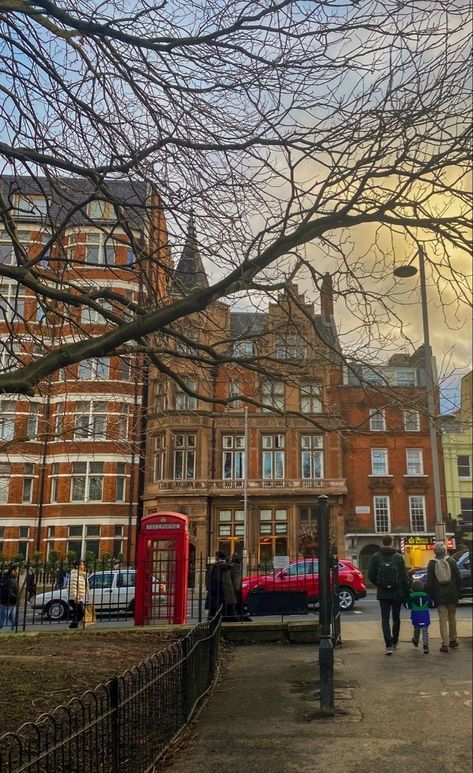 London During Fall, London In Fall Aesthetic, Autumn Aesthetic London, London November Aesthetic, Fall In Europe Aesthetic, London In November Aesthetic, Fall In London Aesthetic, Autumn In London Aesthetic, Uk Autumn Aesthetic