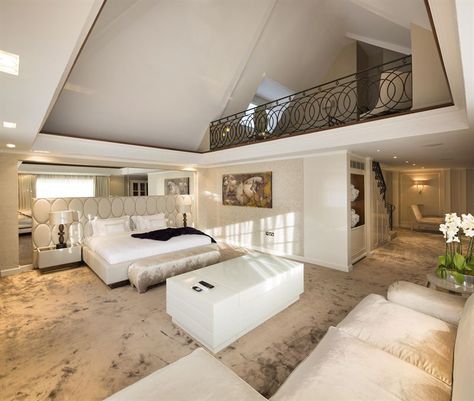 Mezzanine Bedroom Master Suite, Bedroom With Mezzanine, Mezzanine Bedroom Ideas, Loft Mezzanine, Bedroom Mezzanine, Mezzanine Design, Floor Bedroom Ideas, Mezzanine Bedroom, Mansion Bedroom