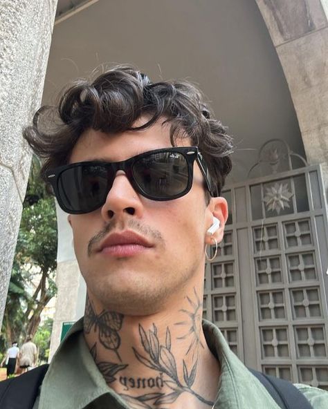 Neck Tattoo Men, Etching Tattoo, Wearing Glasses, Neck Tattoo, Inspirational Tattoos, Book Characters, Tattoos For Guys, Cortes De Pelo, Tatting