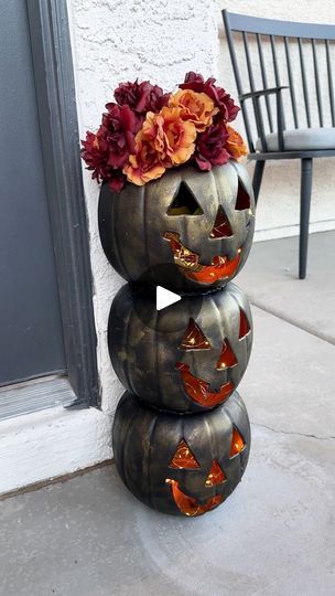 Mark Mothersbaugh, Pumpkin Pail, Craft Pumpkins, Pumpkin Stack, Halloween Crafting, Easy Halloween Decorations, Halloween Countdown, Halloween 3, Halloween Everyday