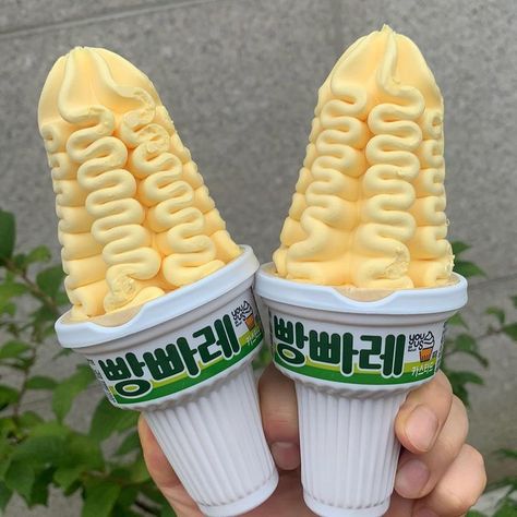 Korean Ice Cream, Yellow Desserts, Korean Cafe, Yellow Aesthetic Pastel, Lemon Ice Cream, Mint Chocolate Chip Ice Cream, Vegetarian Fast Food, Asian Snacks, Yellow Foods