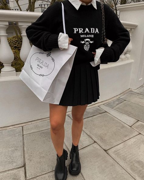 Prada Outfits Women, Prada Outfits, Crew Neck Sweater Outfit, Prada Aesthetic, Bodysuit Tops, Fits Aesthetic, Event Outfit, Classy Casual Outfits, Classy Casual