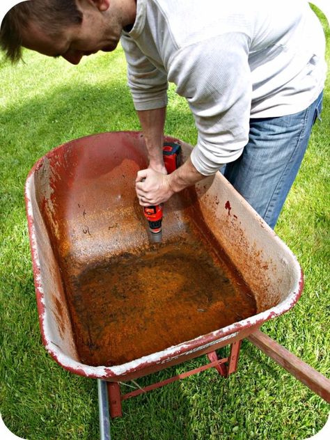 How to Make a DIY Wheelbarrow Planter Wheel Barrel Planter, Diy Wheelbarrow, Wheelbarrow Planter, Wheelbarrow Garden, Barrel Planter, Garden Containers, Garden Yard Ideas, In Front Of House, Kew Gardens