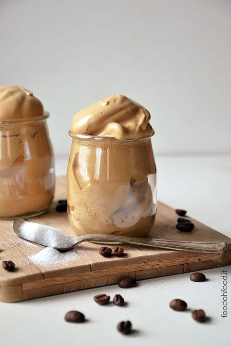 Magic whipped coffee cream - 3 ingredients, no eggs, no dairy Italian Cafe Crema, Cafe Crema Recipe, Coffee Yogurt, Crema Recipe, Coffee Mousse, Dark Chocolate Cupcakes, Cafe Creme, Whipped Coffee, Cold Coffee Recipes