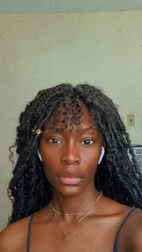 Goddess Braids With Bangs, Butterfly Locs Black, Black Scene Hair, Twa Hairstyles, Short Box Braids Hairstyles, Butterfly Locs, Faux Locs Hairstyles, Cute Box Braids Hairstyles, Bohemian Hairstyles