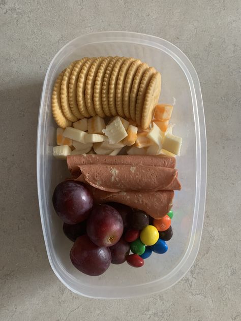 Ham Slices, Ritz Crackers, Crackers, Mozzarella, Healthy Food, Meal Prep, Grapes, Lunch Box, Marble