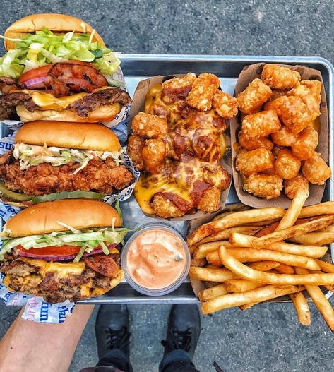 Burgers | Pizza | Seafood on Instagram: “Would you share or no ?🤔 Tag some friends to share with 😋 Follow 👉🏽@amazinfoodie👈🏽 for more amazing food • Thanks to all new followers 🙏🏽 •…” Delivery Food, Mapo Tofu, Food Motivation, Deilig Mat, Food Goals, Unhealthy Food, Food Obsession, Types Of Food, French Fries