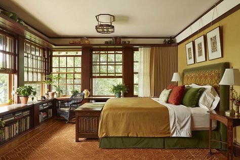 Craftsman Style Bedroom, Craftsman Bedroom, Craftsman Interior Design, Craftsman Interiors, Craftsman Houses, Craftsman Interior, Craftsman Homes, Lots Of Windows, Craftsman Bungalow