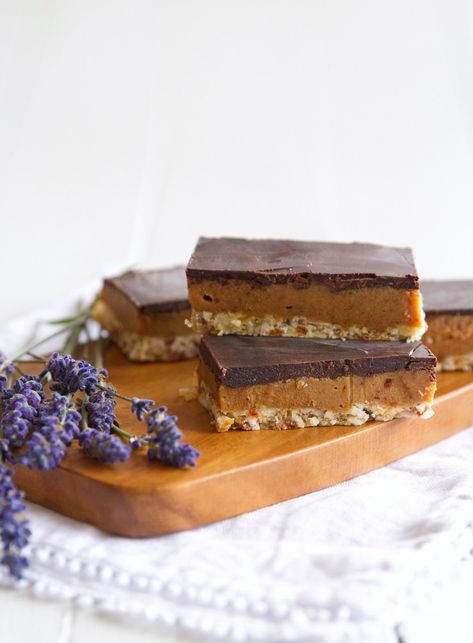 Salted Caramel Slice, Caramel Slices, Bake Ideas, Caramel Treats, Caramel Slice, Afternoon Tea Recipes, Chocolate Heaven, Slices Recipes, Artisan Food