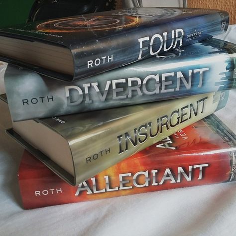 15 Books That Are As Addictive As 'Divergent', Since You Can't Live Without More Of That Thrilling Action Divergent Book Series, Divergent Book, Action Books, Veronica Roth, Divergent Series, Ya Novels, Book Memes, Divergent, Curling Iron