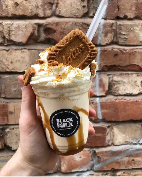 Milkshake Food Truck, Milkshake Takeaway, Lotus Milkshake, Biscoff Milkshake, Fast Desserts, Milkshake Recipes, Milk Shakes, Milk Shake, Ice Coffee Recipe