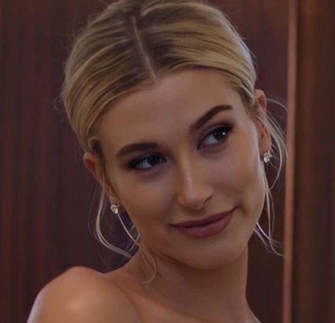 Hailey Bieber Wedding Makeup Look, Low Bun Hairstyles Front View, Hayley Bieber Wedding Hair, Stassi Schroeder Wedding Hair, Bridal Hair Styles Updo, Slicked Back Low Bun Wedding, Middle Part Bun Wedding, Haley Bieber Wedding Hair, Low Bun Front View