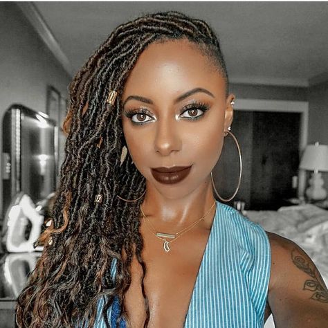 Faux Locs & Goddess Locs Hairstyles- How to Install, Price & Differences Bday Hair, Faux Loc, Shaved Side, Braids With Shaved Sides, Shaved Side Hairstyles, Marley Hair, Mohawks, Single Braids, Faux Locs Hairstyles