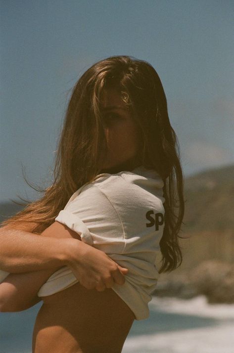 Minimalist Style - Luna Bijl by Henrik Purienne for Sporty & Rich... Luna Bijl, 90s Inspired Fashion, Henrik Purienne, Emily Oberg, Tennis Photography, Beaches Film, Bardot Style, Instagram Theme Feed, 30 Day Fitness