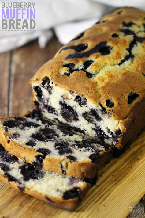 This Blueberry Muffin Bread is a favourite Recipe. This blueberry loaf is wonderful after dinner with some coffee but equally good for breakfast. Turkey Recipe Roaster Oven, Blueberry Muffin Bread Recipe, Muffin Bread Recipe, Blueberry Muffin Bread, Blueberry Bread Recipe, Skillet Bread, Pepper Pasta, Frugal Mom, Blueberry Desserts