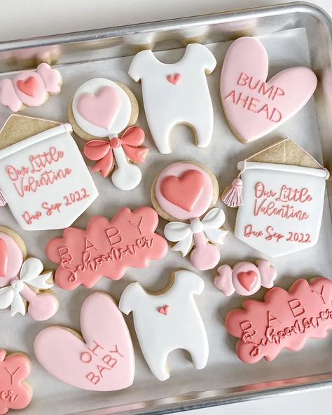 Hearts Baby Shower Theme, Valentine Pregnancy Announcement, Valentines Gender Reveal, Valentines Baby Announcement, Creative Baby Announcements, February Baby Showers, Valentines Pregnancy Announcement, Pregnancy Announcement Ideas, Valentines Baby Shower